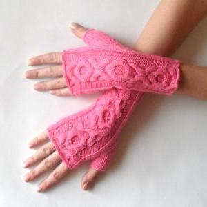 Knit Gloves Pattern XO Cable Gloves Pattern Knitting ...